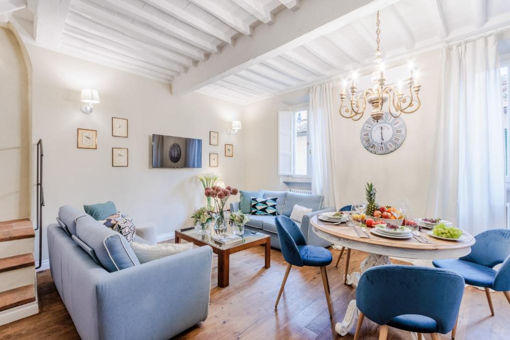 Casa Chiostro, a Central 3 bedrooms Apartment – Lucca